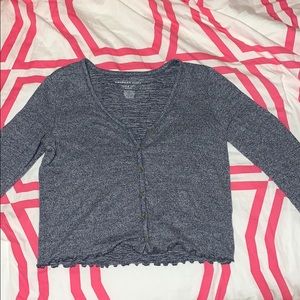 American Eagle long sleeve soft v-neck shirt